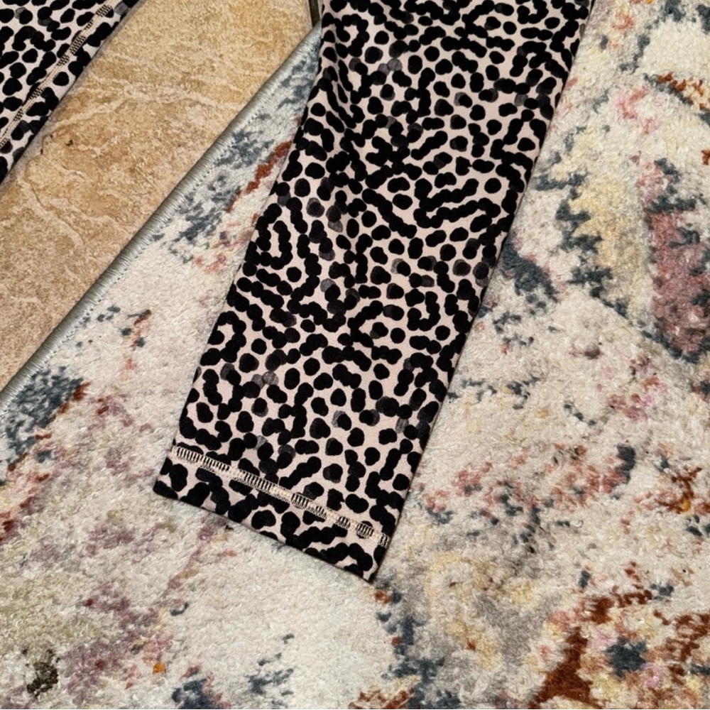 Lululemon Brown Cropped Wonder Under Animal Print Polka Dot Leggings 4 - Picture 2 of 4